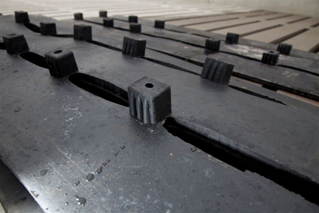 C32 156W/6'3" - 1.91m Slatted Rubber